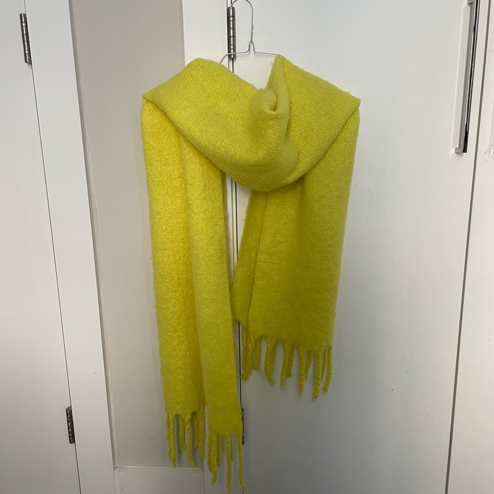Oak + Fort Classic Women's Scarf - Yellow